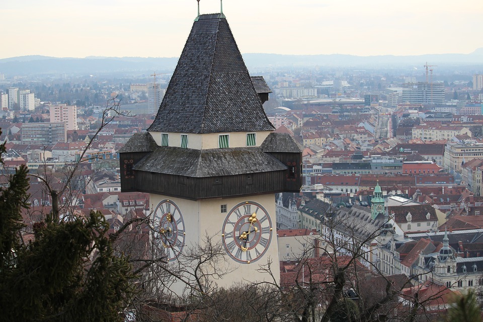Das ist ein Bild vom Grazer Uhrturm. Graz ist die Stadt in der der Kurs stattfindet.