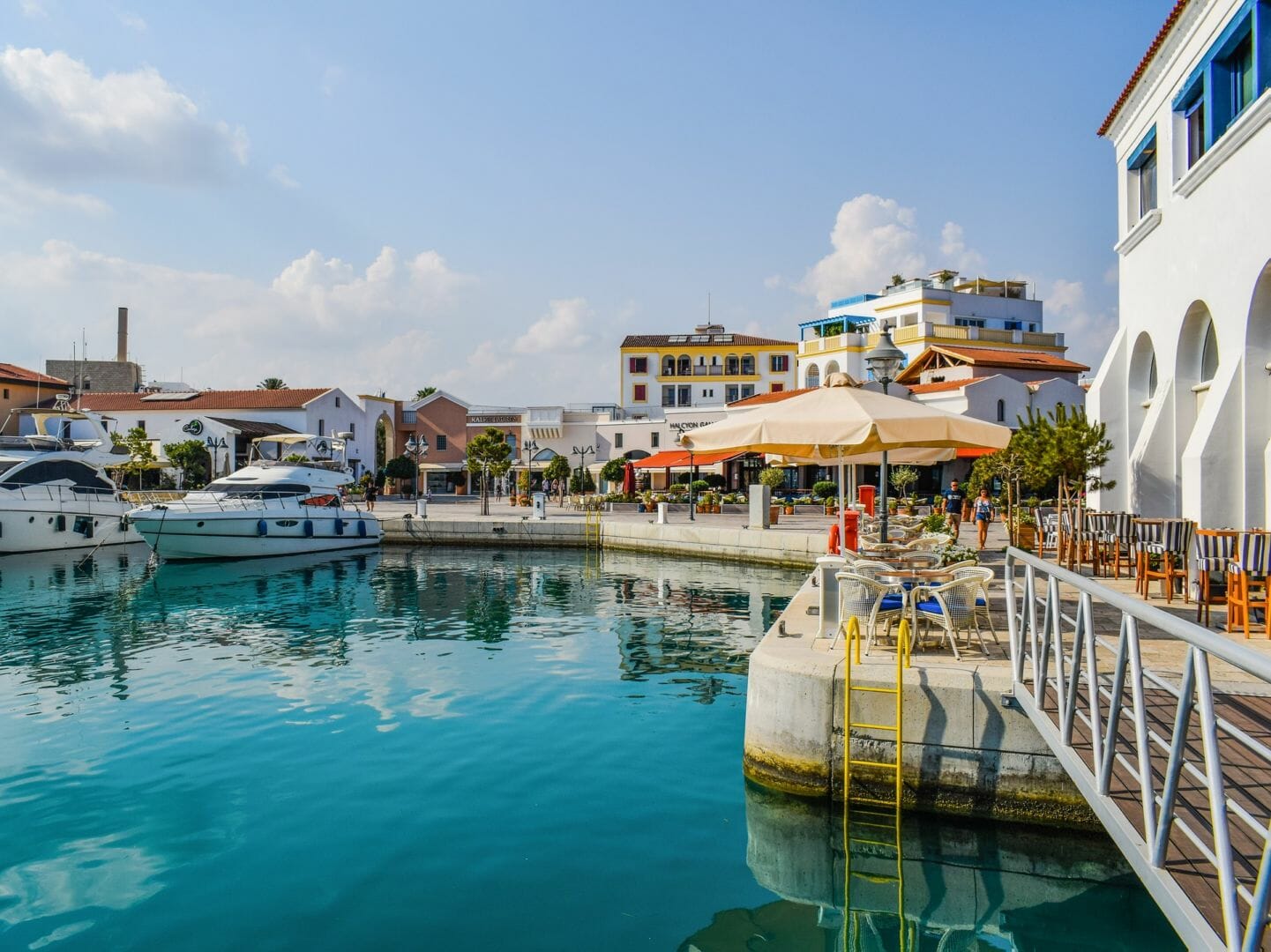 Das ist ein Bild vom Hafen in Limassol. Limassol ist der Ort an dem der Kurs stattfindet.